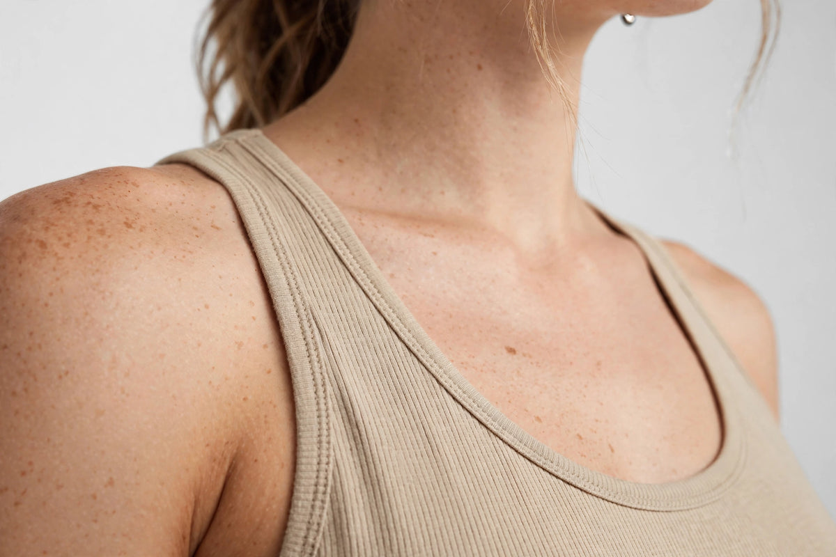 Aerolite Longline Tank - Sand - detail