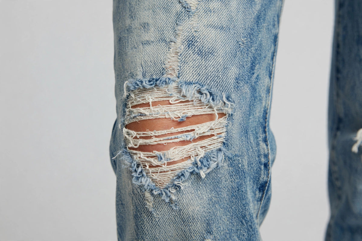 Breeze Distressed Boyfriend Jean - Vintage Light - detail