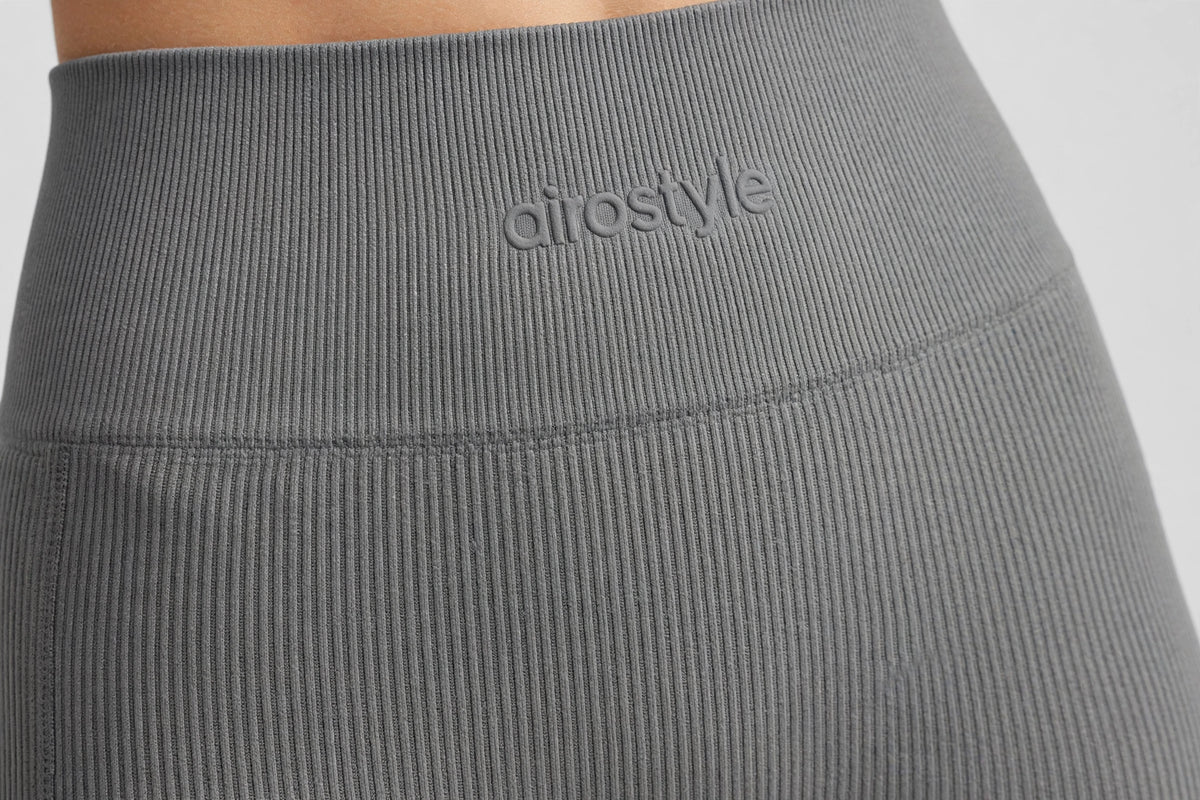 Breeze Seamless Rib Legging - Stone - detail
