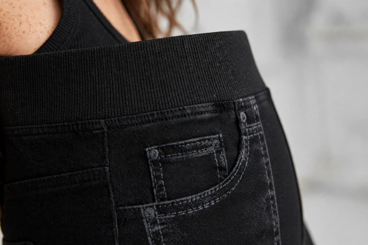 Cirrus High-Rise Jegging - Black - detail