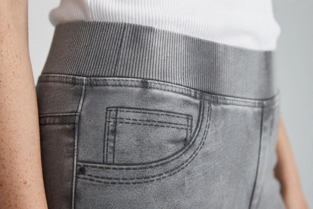 Cirrus High-Rise Jegging - Grey Wash - detail