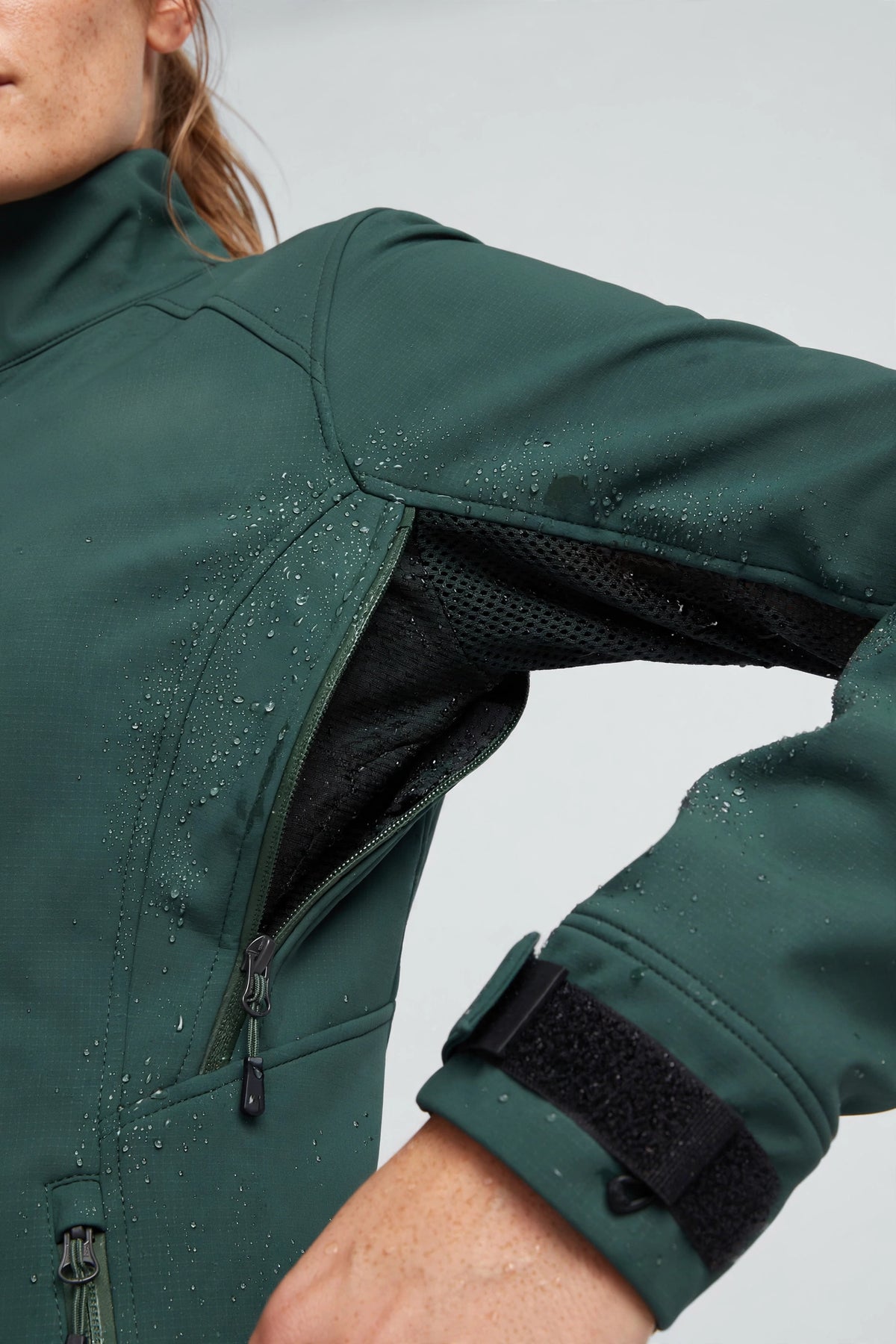 Drift Softshell Trail Jacket - Forest - detail