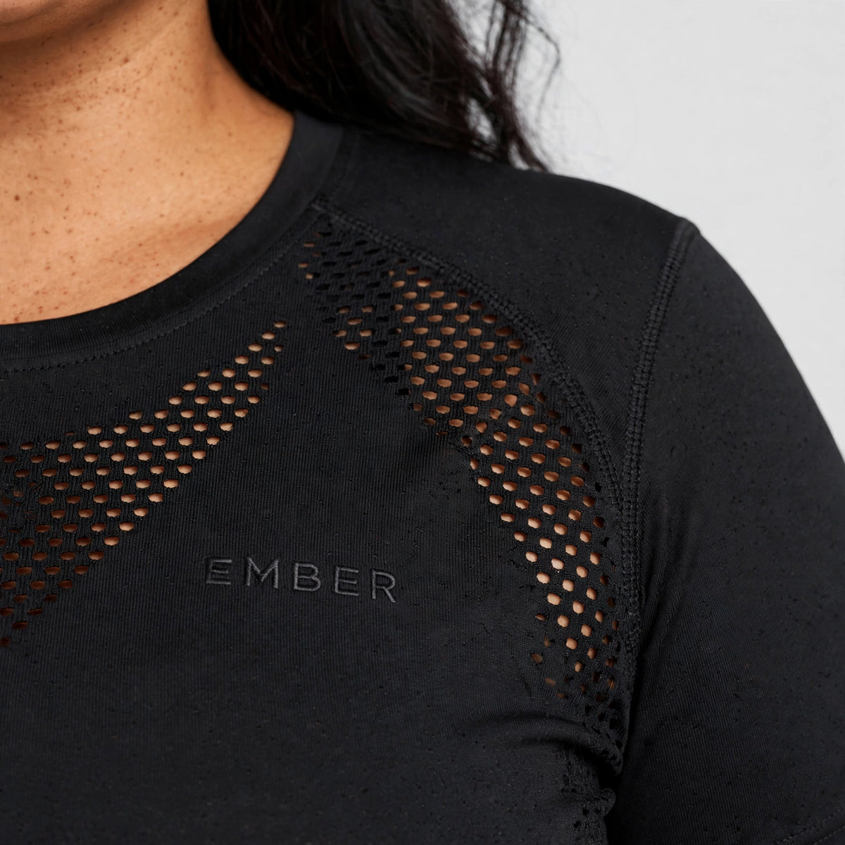 Ember Seamless Training Tee - Black - detail