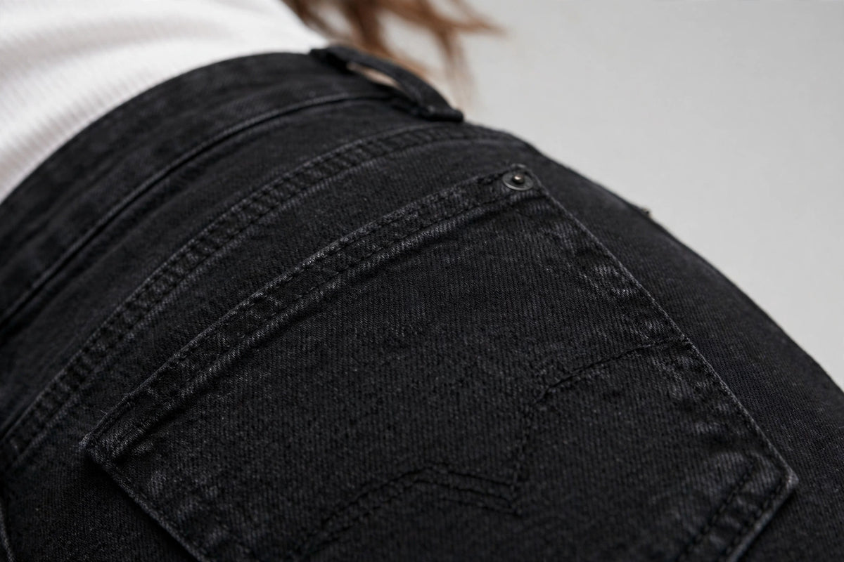 Nimbus Mom Jean - Black - detail