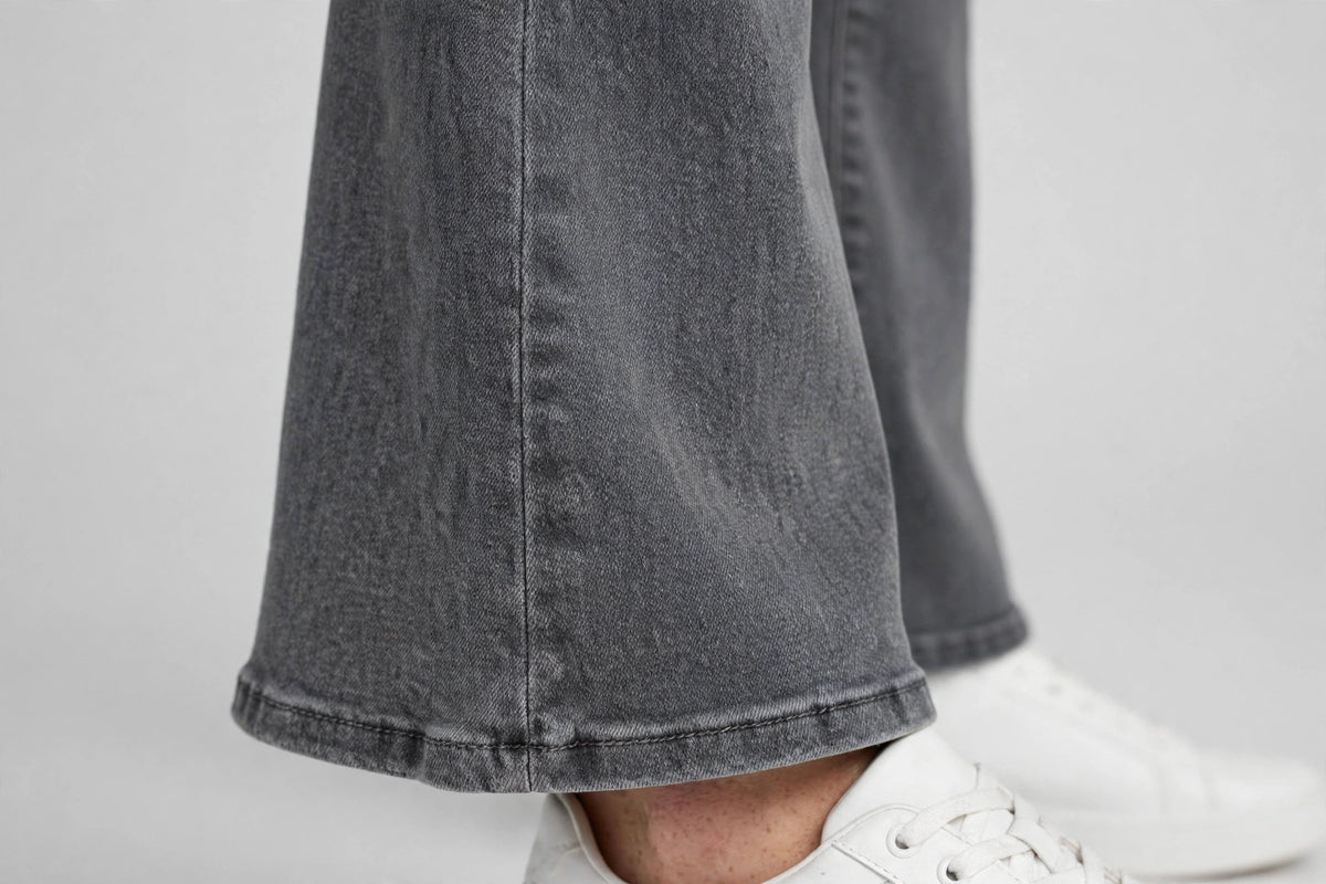 Skysail Bootcut Jean - Grey - detail