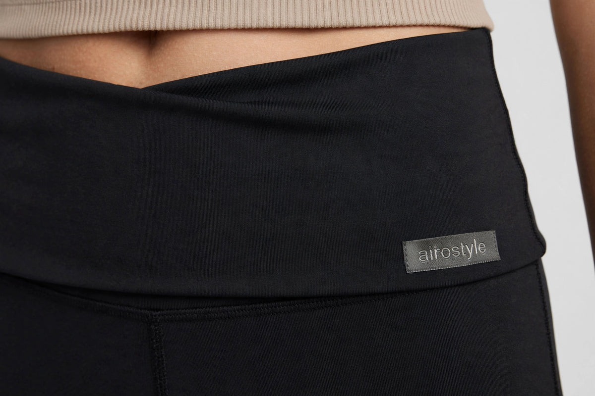 Stride Flare Yoga Pant - Black - detail