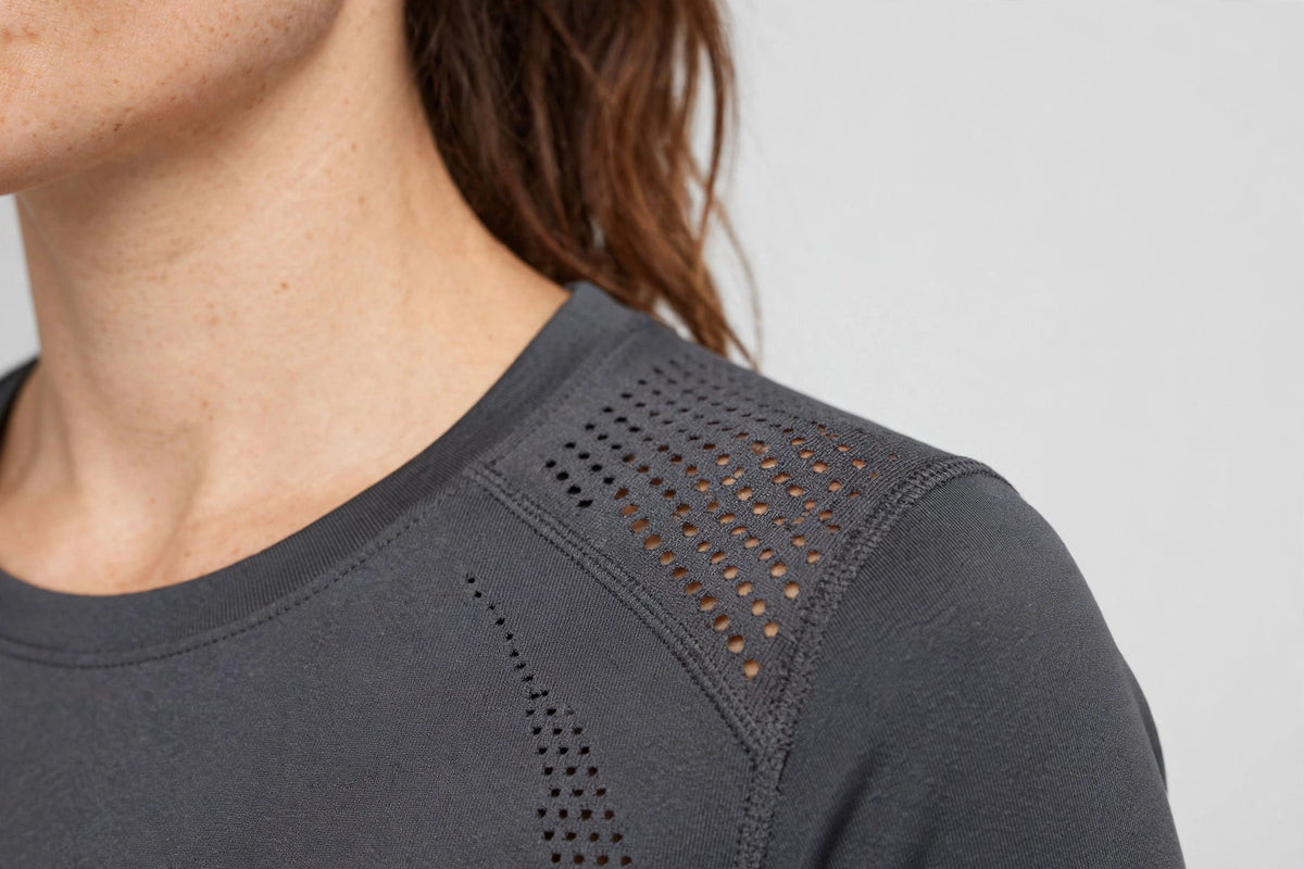 Stride Seamless Short Sleeve - Charcoal - detail