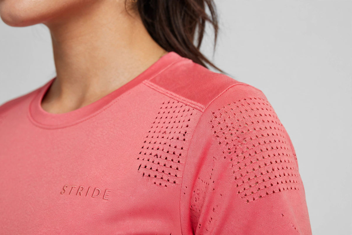 Stride Seamless Short Sleeve - Charcoal - lifestyle
