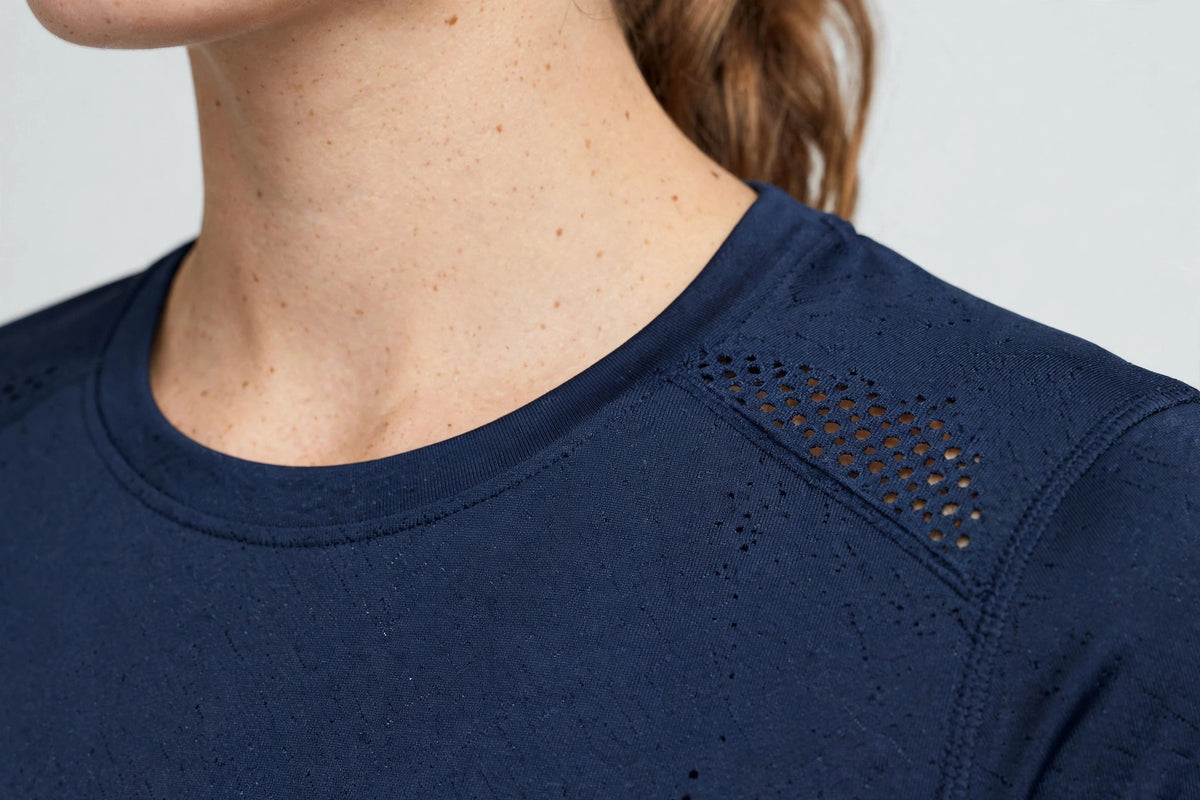 Stride Seamless Short Sleeve - Navy - detail
